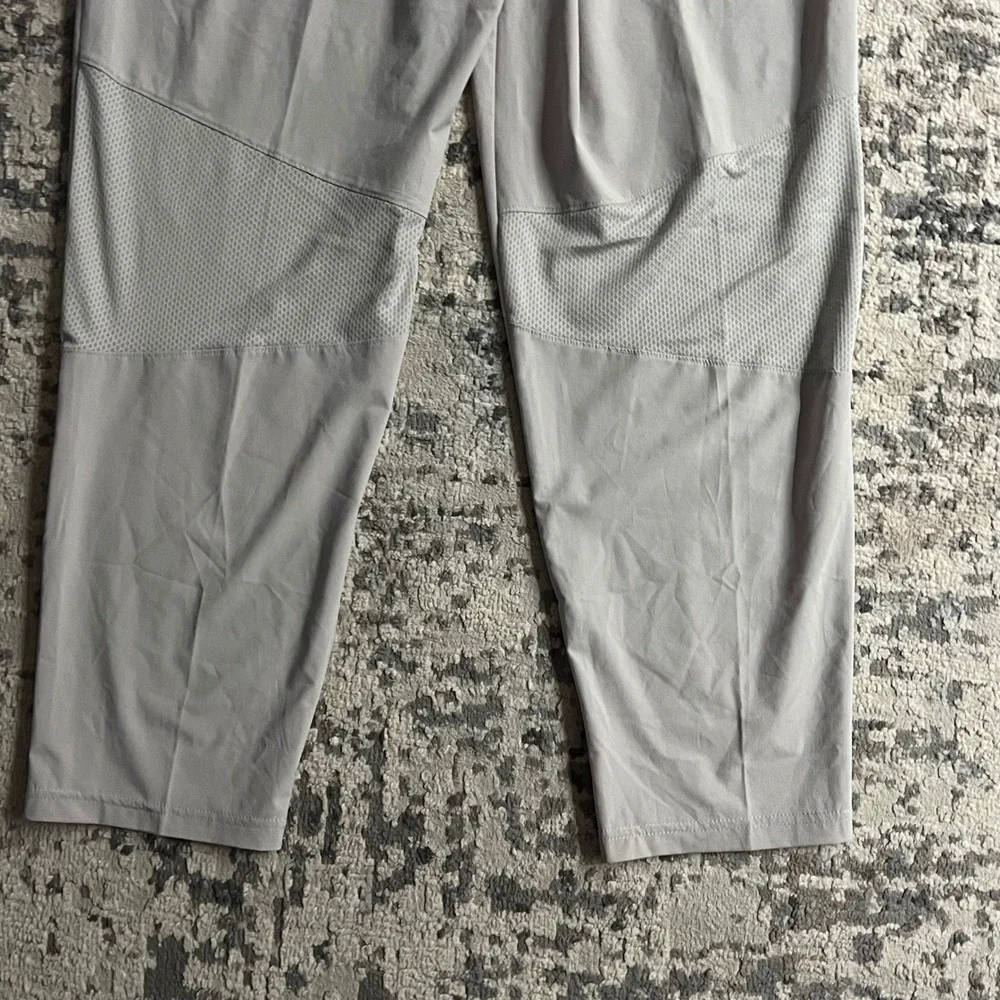 Nike Dri-FIT Womens Tapered Training Pants Light Gray Mesh Vented Joggers Size M